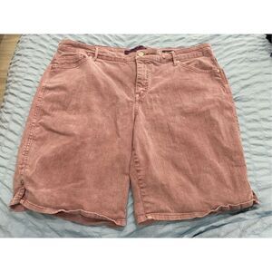 Gloria Vanderbilt Pink Bermuda Shorts Size 16